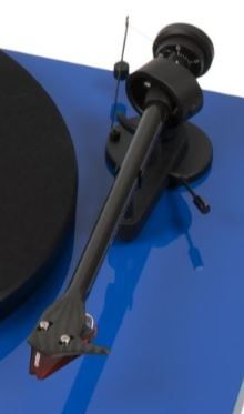 Pro-Ject Debut Carbon High Gloss Blue Turntable 1