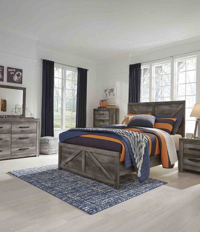 Signature Design by Ashley® Wynnlow Gray Queen Crossbuck Panel Bed 6