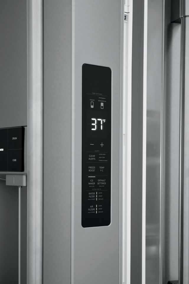 Réfrigérateur à portes françaises à profondeur de comptoir de 36 po Frigidaire Professional® Professional® de 21,7 pi³ - Acier inoxydable 9