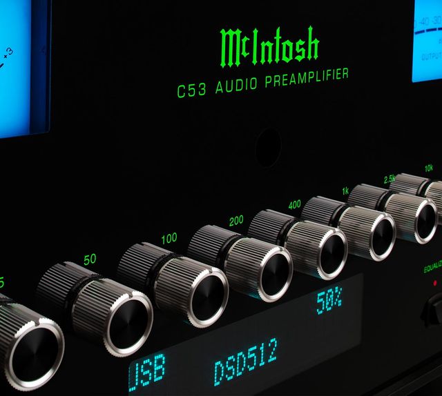 McIntosh® 2-Channel Solid State Preamplifier 3