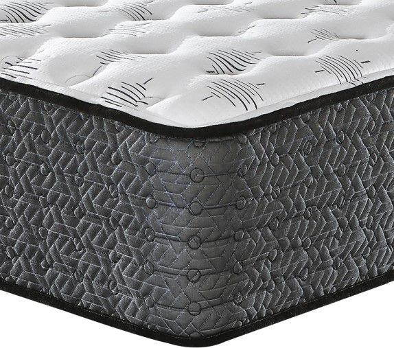 Sierra Sleep® By Ashley Ultra Luxury Memory Foam Tight Top Firm Queen Mattress in a Box 0