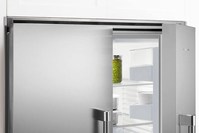 Fisher & Paykel Series 7 20.1 Cu. Ft. Stainless Steel French Door Refrigerator 6
