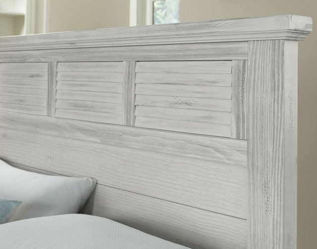 Vaughan-Bassett Sawmill Alabaster Two Tone Queen Louver Bed 2