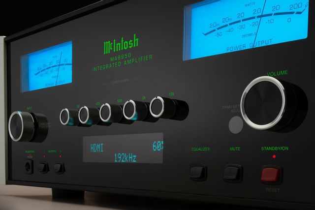 McIntosh® 2 Channel Integrated Amplifier 4