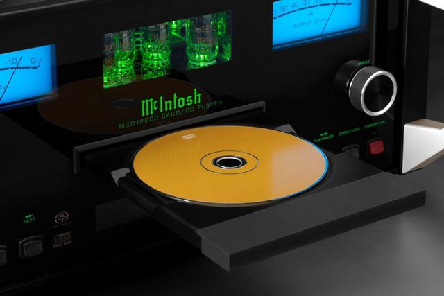 McIntosh® 2-Channel SACD/CD Player 6