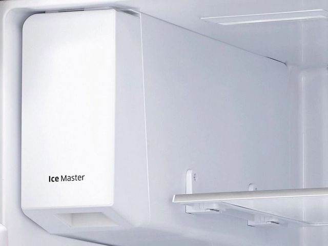 Samsung 28 Cu. Ft. 4-Door French Door Food Showcase Refrigerator-Stainless Steel 6