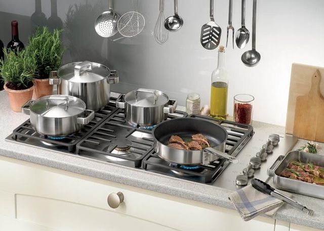 Miele 43" Stainless Steel Gas Cooktop 2