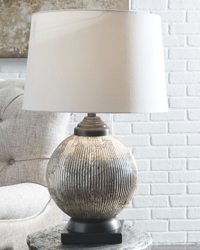 Signature Design by Ashley® Cailan Silver/Bronze Glass Table Lamp 2