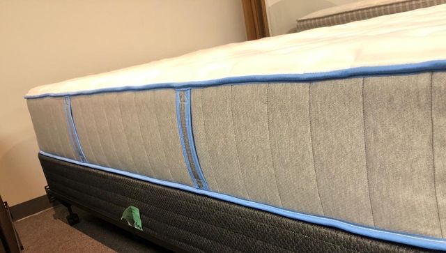 Englander® Majestic Wrapped Coil Plush Queen Mattress 2