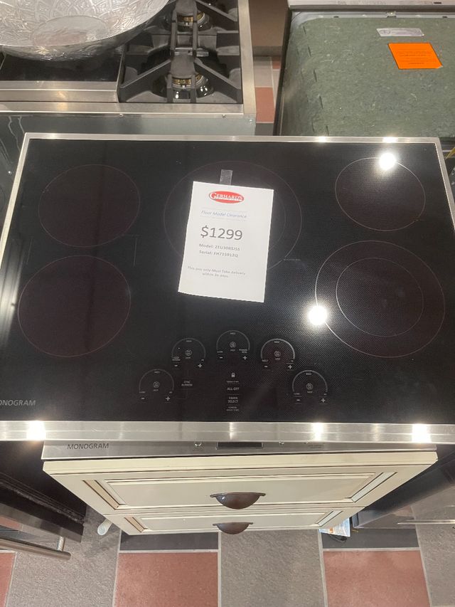 LG STUDIO 30-in 5 Burners Smooth Surface (Radiant) Stainless Steel Electric  Cooktop in the Electric Cooktops department at
