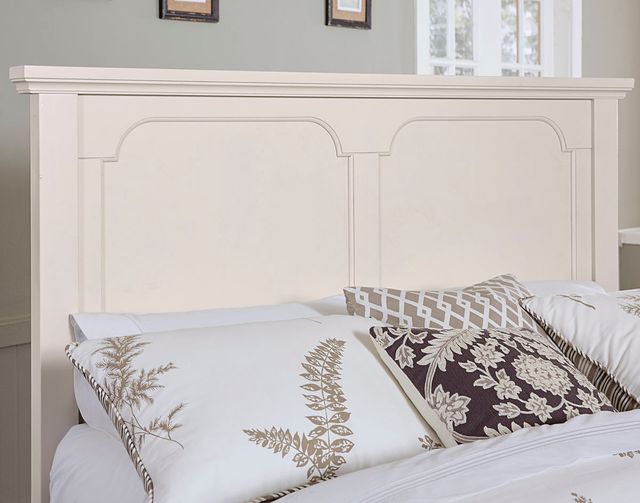 Vaughan-Bassett Bungalow Lattice Queen Panel Bed with Footboard Storage 1