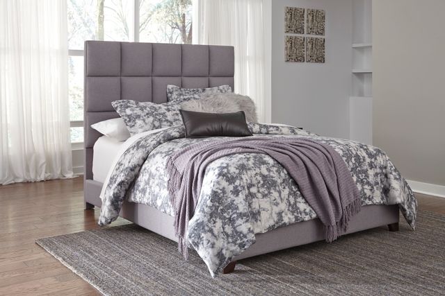 Signature Design by Ashley® Dolante Gray Queen Upholstered Bed 1