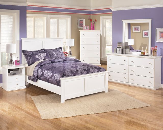 Signature Design by Ashley® Bostwick Shoals White Queen Panel Footboard 2