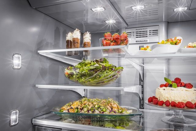 Réfrigérateur à portes françaises de 36 po KitchenAid® de 25,8 pi³ - Acier inoxydable résistant aux traces de doigts 7