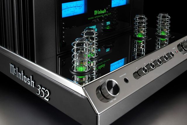 McIntosh® 2-Channel Integrated Amplifier 7