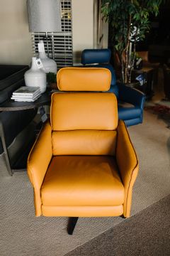 AURA LEATHER RECLINER