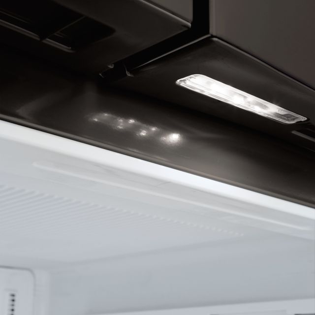 Réfrigérateur à portes françaises à profondeur de comptoir de 36 po LG® de 22,1 pi³ - Acier inoxydable noir 7