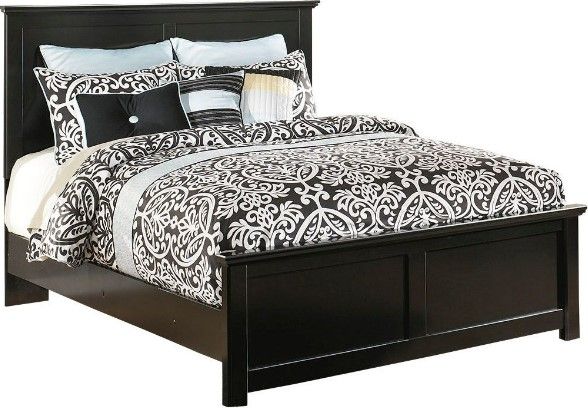 Signature Design by Ashley® Maribel 4-Piece Black Queen Panel Bed Set 1