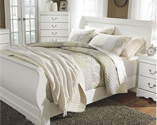 Signature Design by Ashley® Anarasia White Queen Sleigh Bed-3