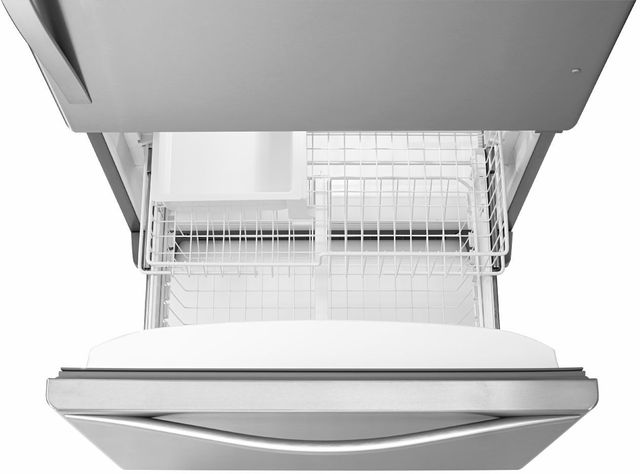 Réfrigérateur à congélateur inférieur de 33 po Whirlpool® de 22,1 pi³ - Acier inoxydable 38