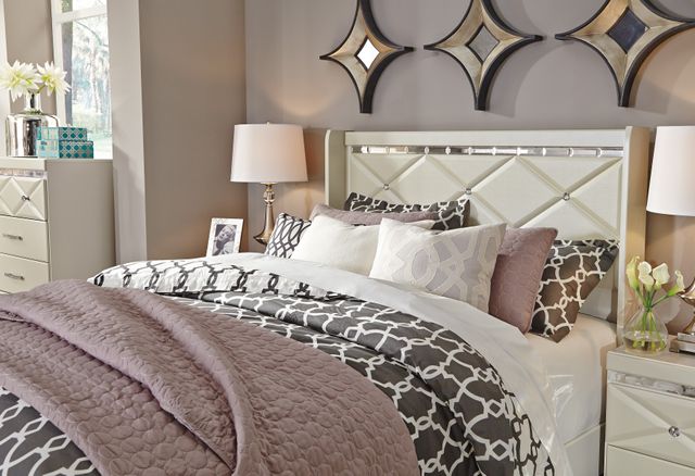 Signature Design by Ashley® Dreamur Champagne King Panel Bed 3