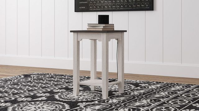 Signature Design by Ashley® Dorrinson Two-tone Chairside End Table 7