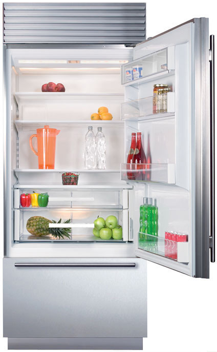 Sub-Zero® 17.4 Cu. Ft. Bottom Freezer Refrigerator 1