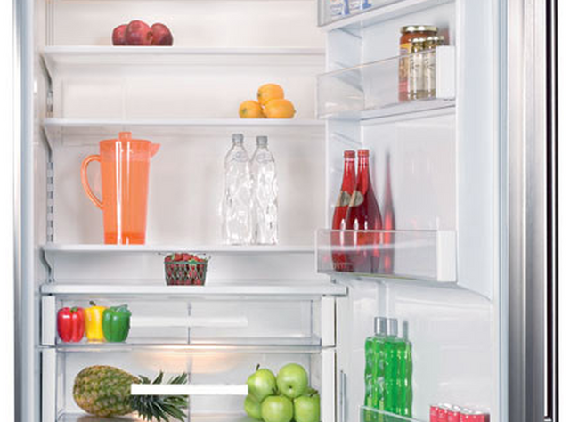 Sub-Zero® 17.4 Cu. Ft.Bottom Freezer Refrigerator 1