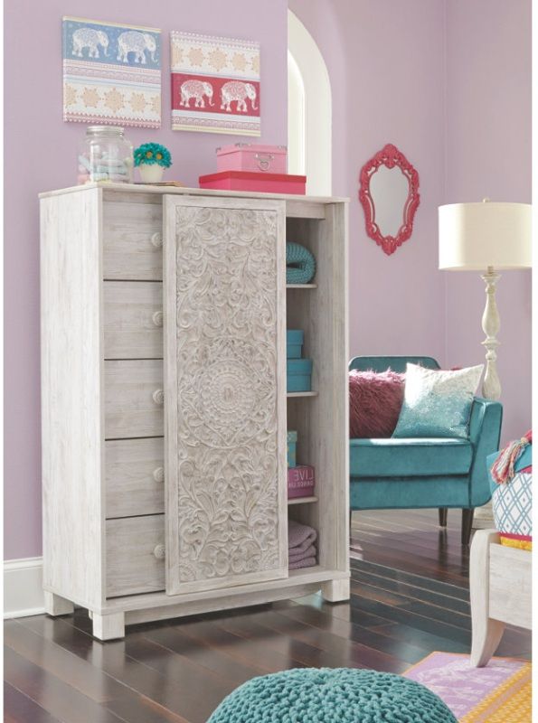 Signature Design by Ashley® Paxberry Whitewash Dressing Chest 2