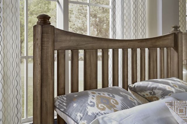 Vaughan-Bassett Maple Road Maple Syrup Slat Queen Panel Bed 1