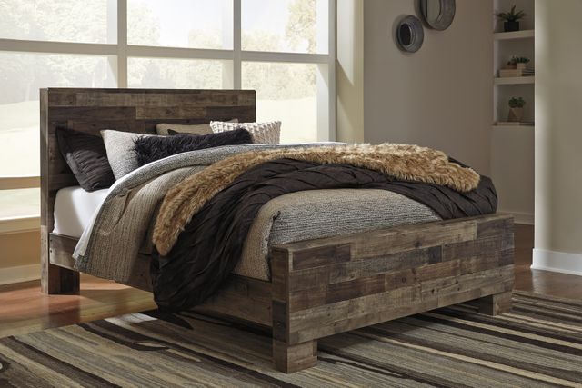 Benchcraft® Derekson Multi Gray King Panel Bed-1