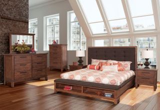 New Classic Furniture Cagney King Platform Bed, Dresser, Mirror & 2 Nightstands
