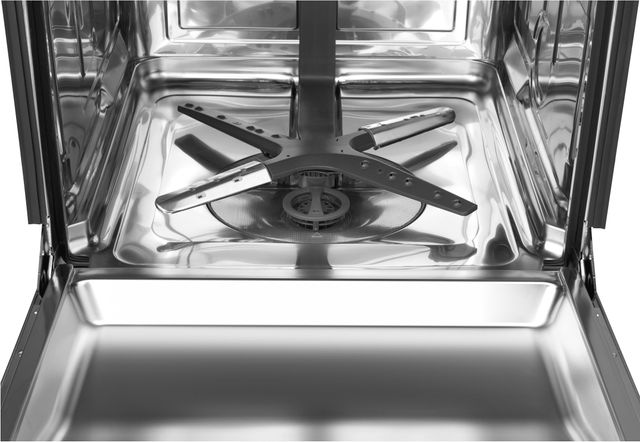 LG Signature 24" Textured Steel™ Built In Dishwasher 8
