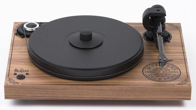 Pro-Ject 2Xperience SB Sgt. Pepper Walnut Turntable 1