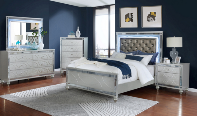 Coaster® Gunnison 5-Piece Silver Metallic Queen Bedroom Set with LED Lighting