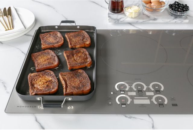 Monogram® 30" Silver Induction Cooktop 12
