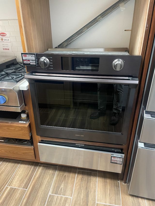 Samsung Steam Cook with Flex Duo 30-in Single Electric Wall Oven
