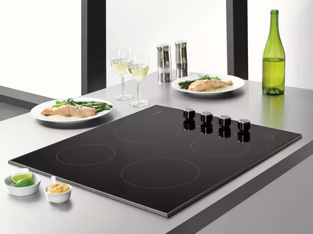 Table de cuisson électrique Blomberg® de 24 po - Noir 2