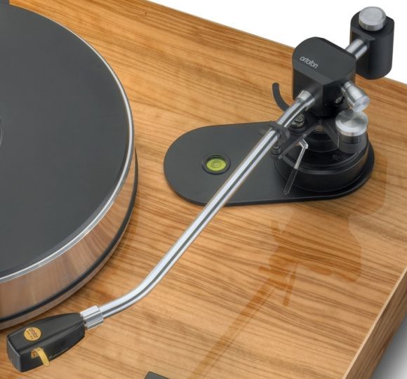Pro-Ject Xtension Manual Turntable-High Gloss Lacquer Piano Black 5