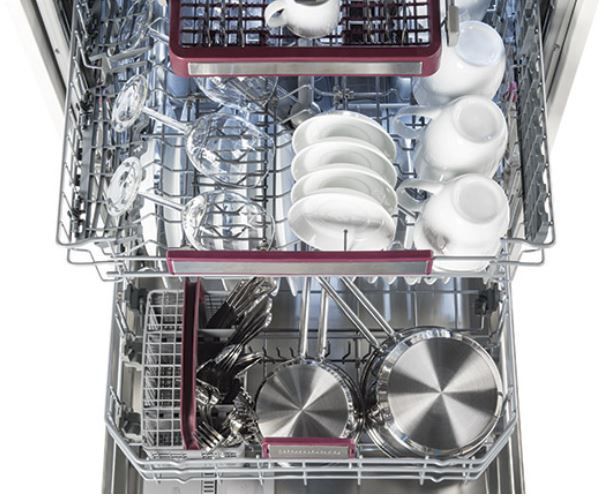Blomberg® 24" Stainless Steel Built In Dishwasher 1