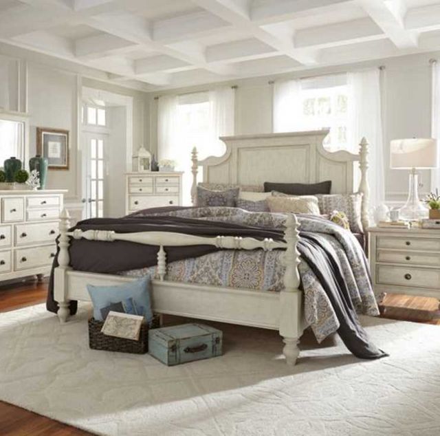 Liberty High Country 5-Piece Antique White King Poster Bedroom Set