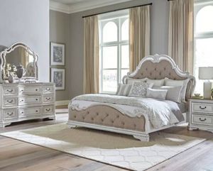 Liberty Magnolia Manor 4-Piece Antique White/Weathered Bark King Bedroom Set