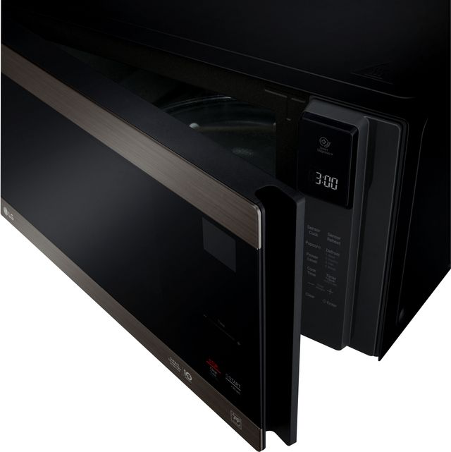 LG NeoChef™ 1.5 Cu. Ft. Black Stainless Steel Countertop Microwave 5