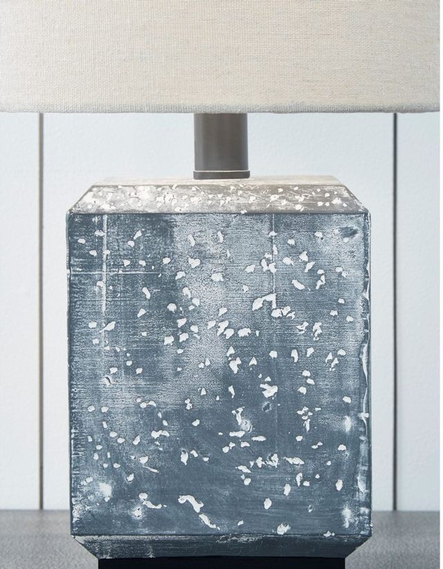 Lampe de table en polyrésine Jamila, gris/noir, de Signature Design by Ashley® 1
