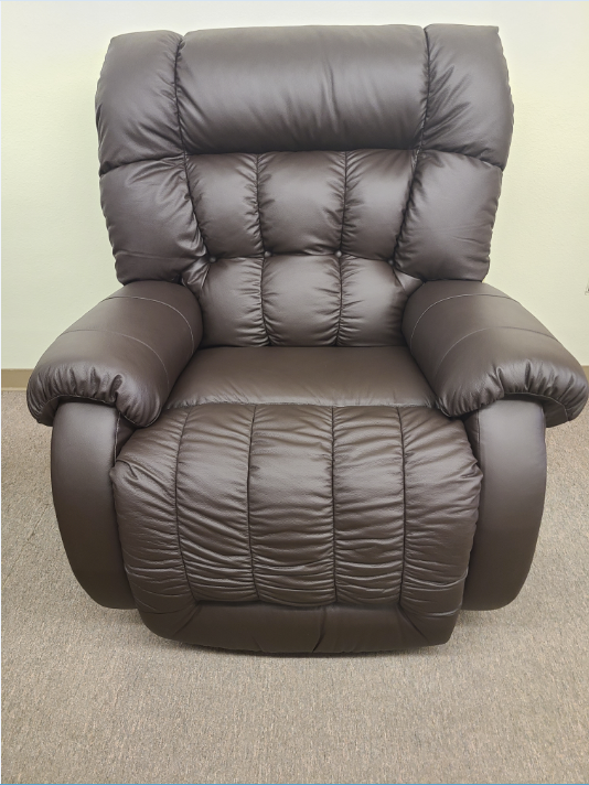 Best Home Furnishings® Rake Big Man's Space Saver® Recliner In A ...