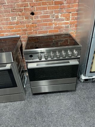 Fisher & Paykel 30" Brushed Stainless Steel Free Standing Induction Range