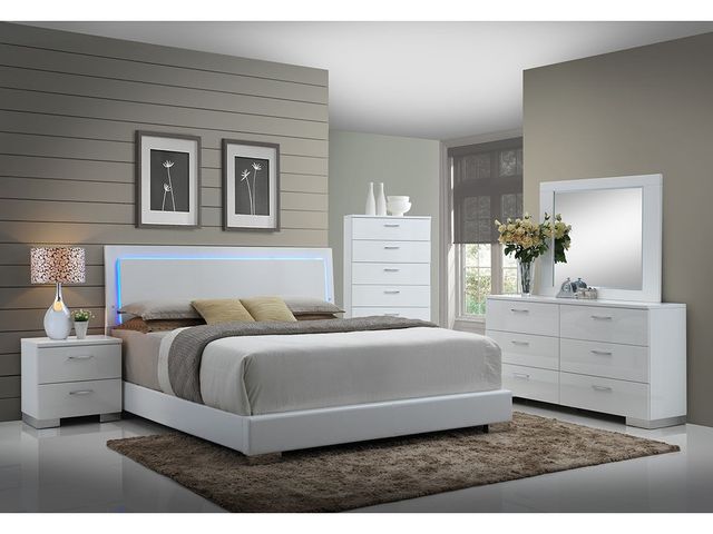 Coaster® Felicity Glossy White Lighted California King Bed 4