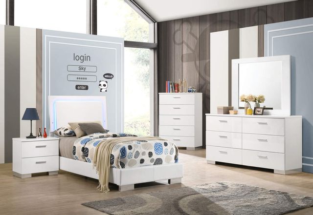 Coaster Home Furnishings Bedroom Furniture Set, Glossy White, King