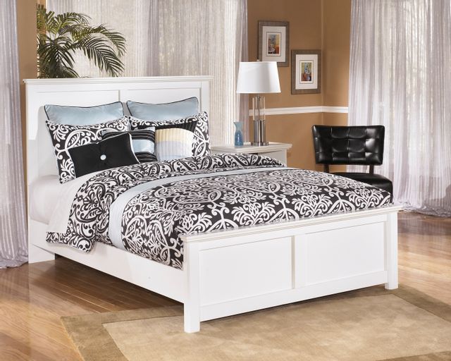 Signature Design by Ashley® Bostwick Shoals White Queen Panel Footboard 1
