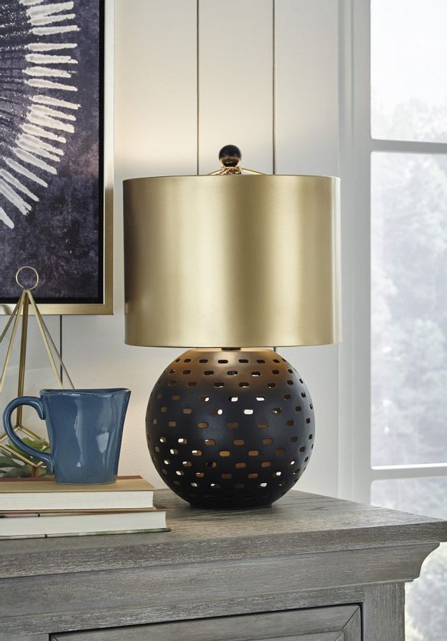 Signature Design by Ashley® Mareike Black/Gold Metal Table Lamp 3
